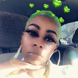 Meet your Posher, Thereka